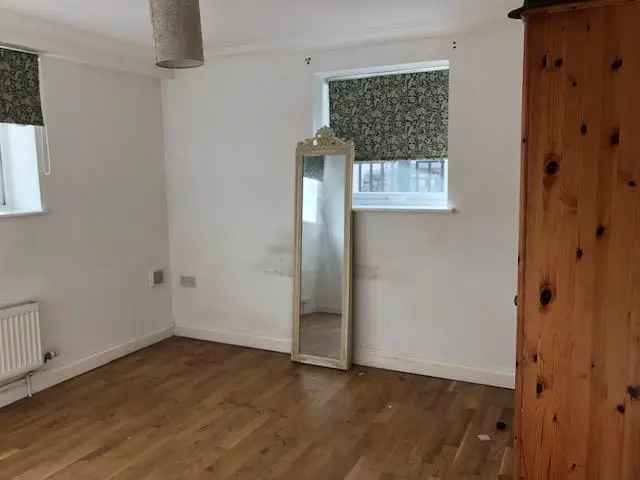 Two Double Bedroom Ground Floor Apartment Zero Deposit Available