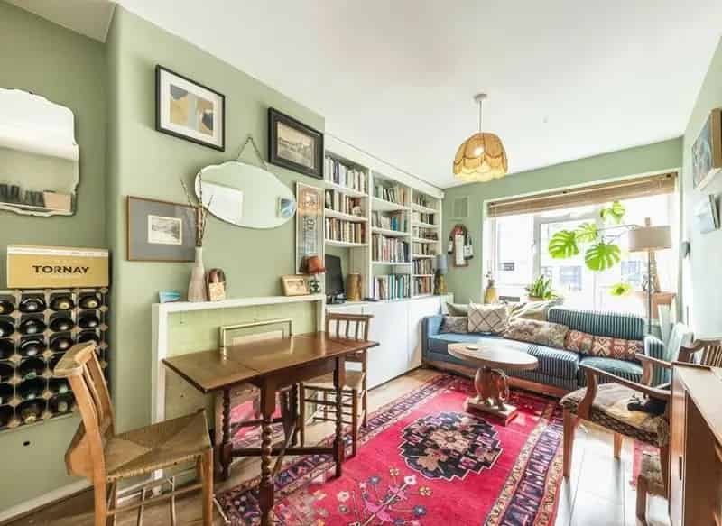 One Bedroom Flat with Private Garden and Planning Permission
