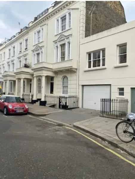 Ground Floor One Bedroom Apartment High Ceilings Big Kitchen