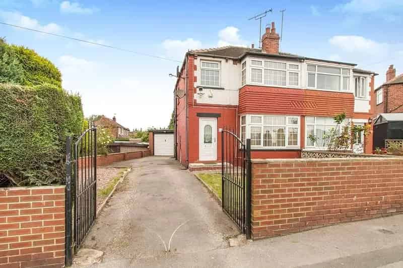 3 Bedroom Semi Detached House Leeds LS11