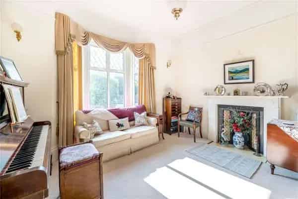 Elegant Four Bedroom Victorian House Hampton Hill