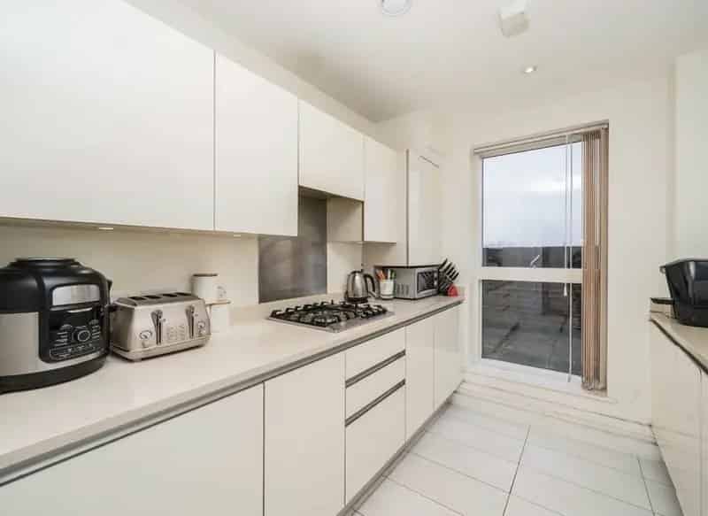 3 Bedroom Apartment Near West Ealing Station