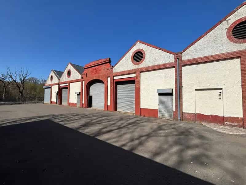 Light Industrial Workshop Units Hamilton - Refurbished with Communal Yard