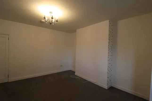 Flat to rent in Great Western Road, Anniesland, Glasgow G13