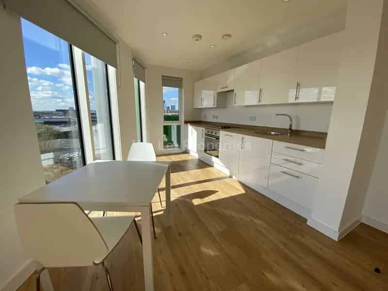 2 Bedroom Apartment House to Rent