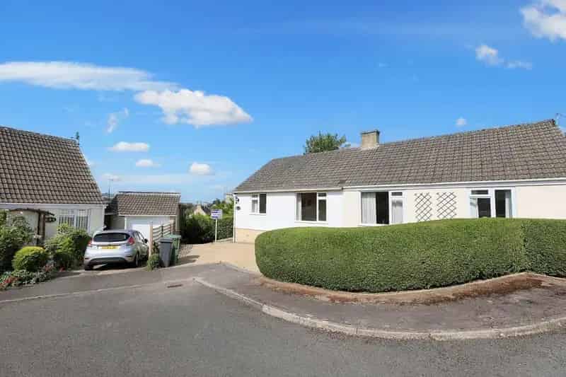 2 Bedroom Semi-Detached Bungalow for Sale