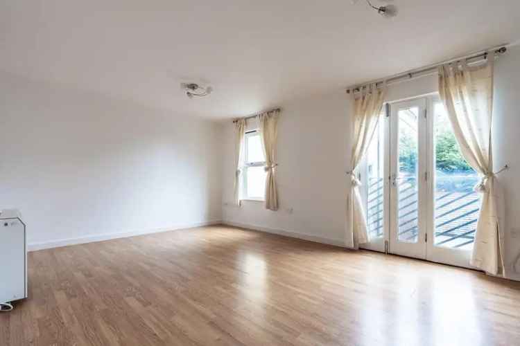 2 Bedroom Flat for Sale in Clifton Cotham Redland