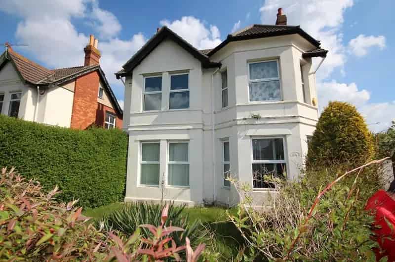 5 Bedroom Detached Student House Bournemouth