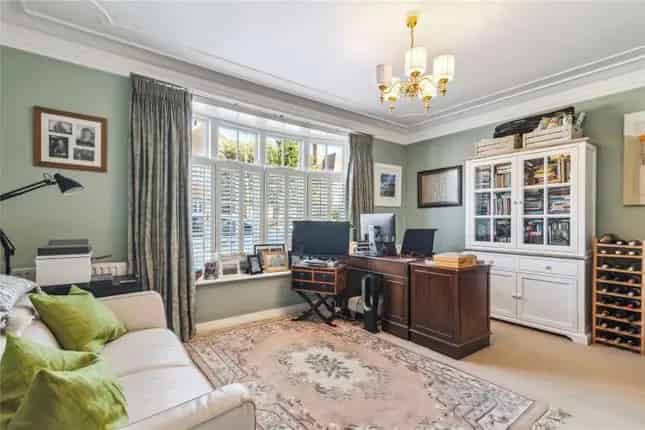 Four Bedroom Family House for Sale Ellerton Road London SW18