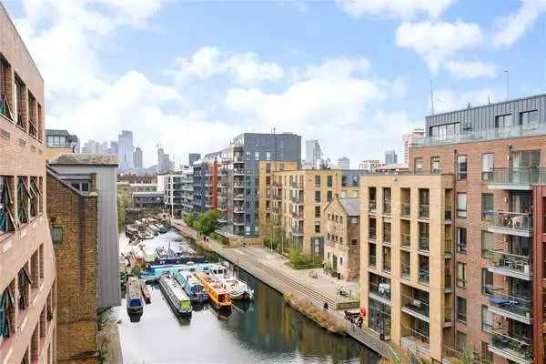 Stunning 3-Bedroom Apartment Kingsland Basin Panoramic Canal Views