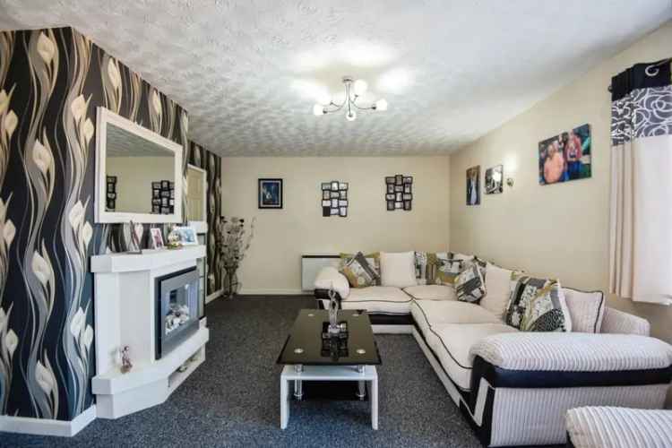 NO ONWARD CHAIN Detached Property with Bungalow Annex Fishtoft