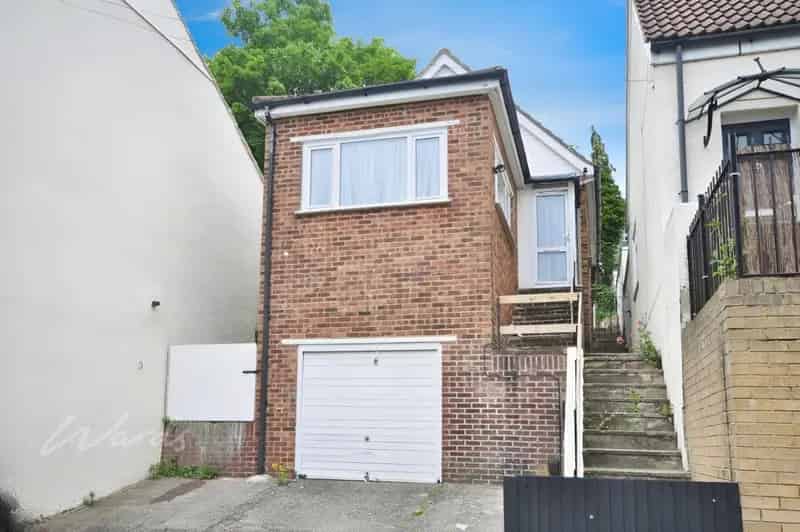 3 bedroom detached house to rent