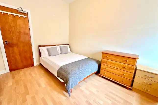 Flat to rent in West Princes Street, Woodlands, Glasgow G4