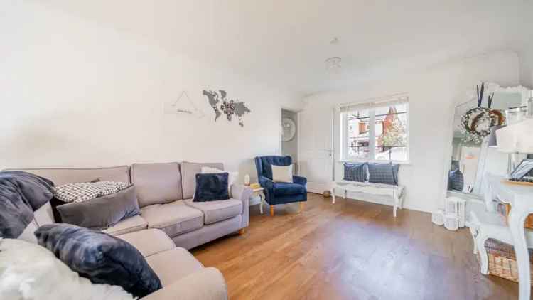 Four Bedroom Detached House Near Kingsgate Retail Park