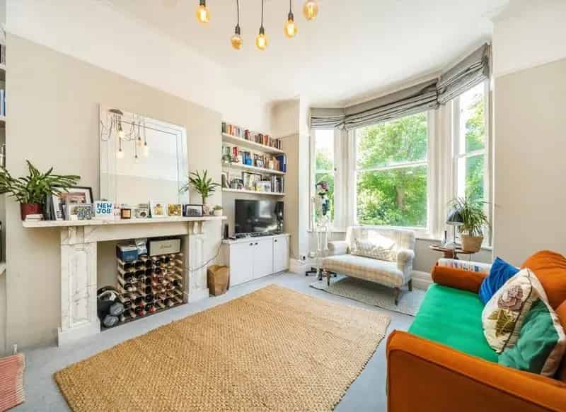 Flat For Sale , West Hill Road, London, England