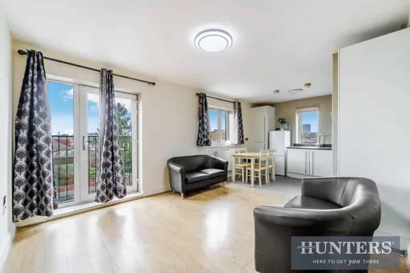2 Bedroom Flat For Sale Brentford