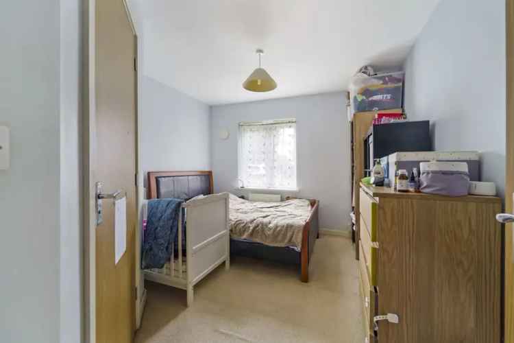 2 Double Bedroom Apartment with Parking Near Streatham Common