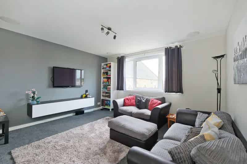 2 Bed Upper Flat Inverurie - Central Location