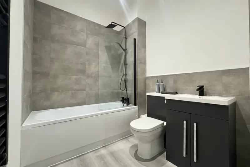 Brand New 1-Bed City Centre Apartment Hul - Modern & Convenient