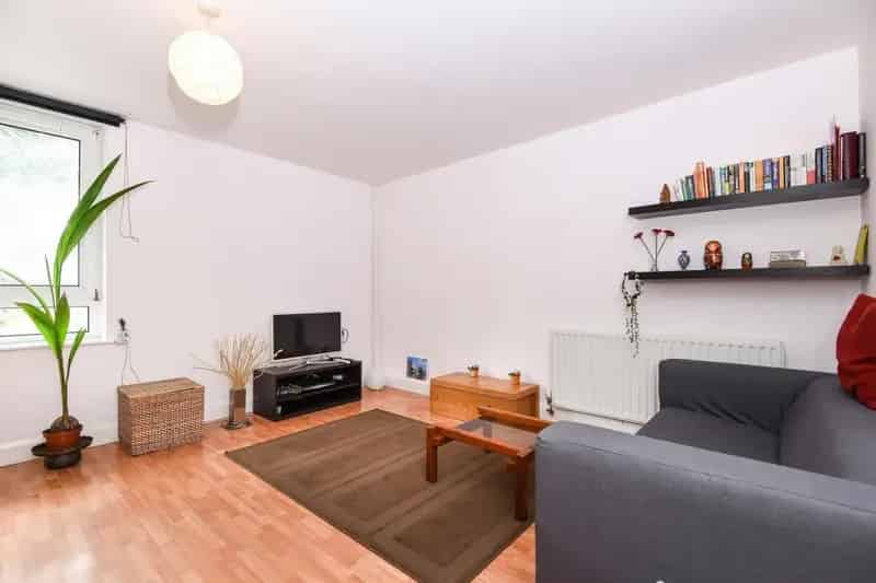 Spacious 2-Bed Apartment Clapham Junction Near Station