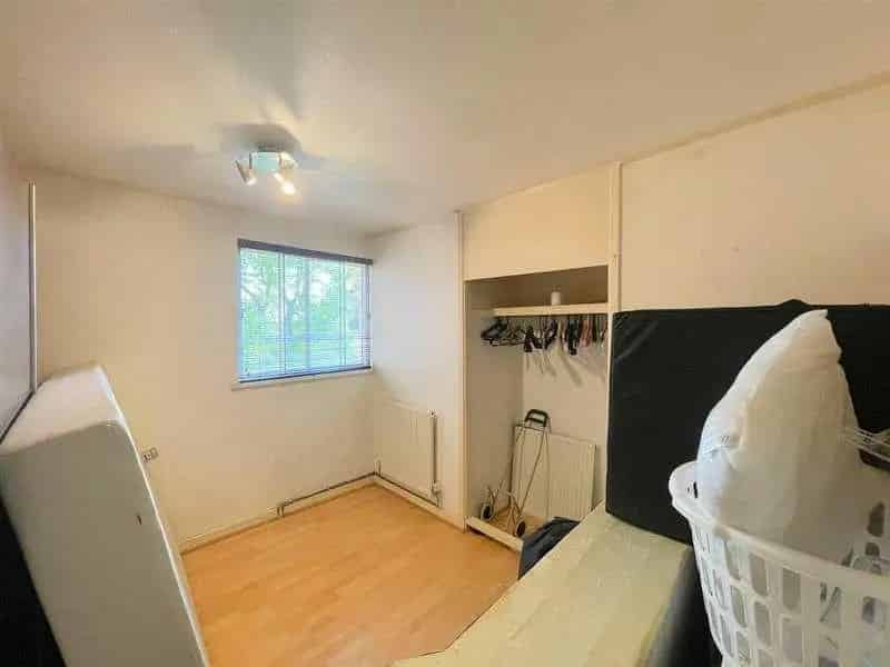 2 Bed Flat for Sale Stoneygate NO CHAIN CASH BUYERS ONLY