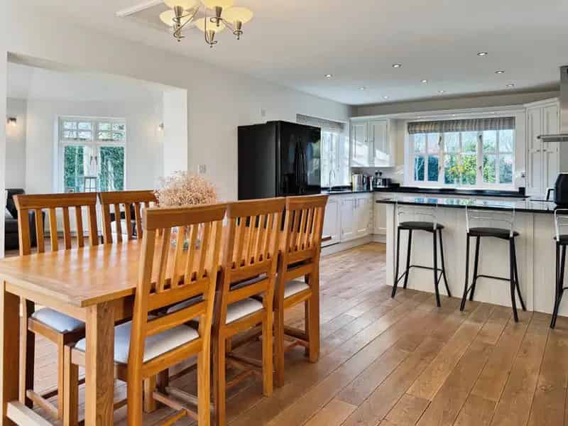 3 Bedroom Detached House for Sale Tawny Wood High Street