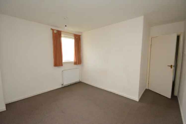 Modern First Floor Flat Two Double Bedrooms Near Town Centre