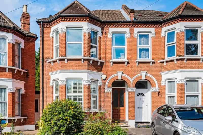 Two Bedroom Garden Flat Near Sydenham Penge East Stations