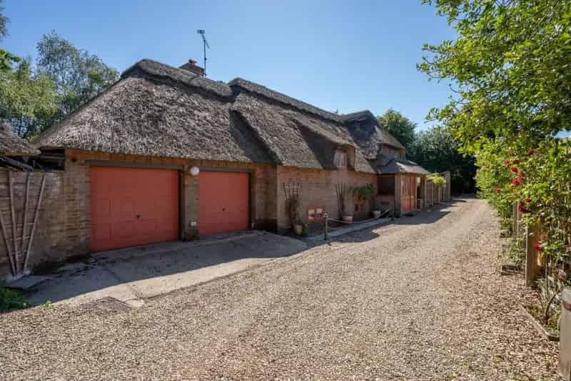 4 Bedroom Thatched Family Home Barton Broad Private Mooring