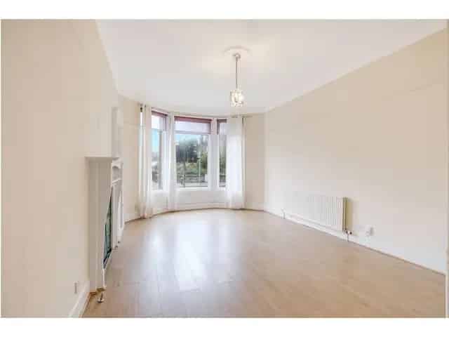 2 Bedroom Ground Floor Flat for Sale