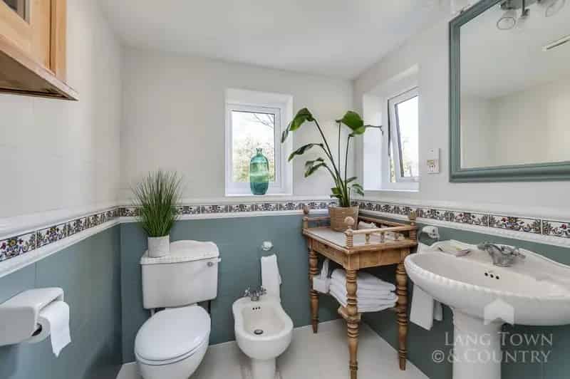 3 Bed Cottage for Sale in Paynters Cross