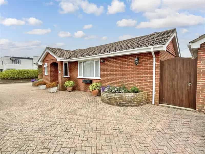 3 Bedroom Detached Bungalow for Sale in Ferring