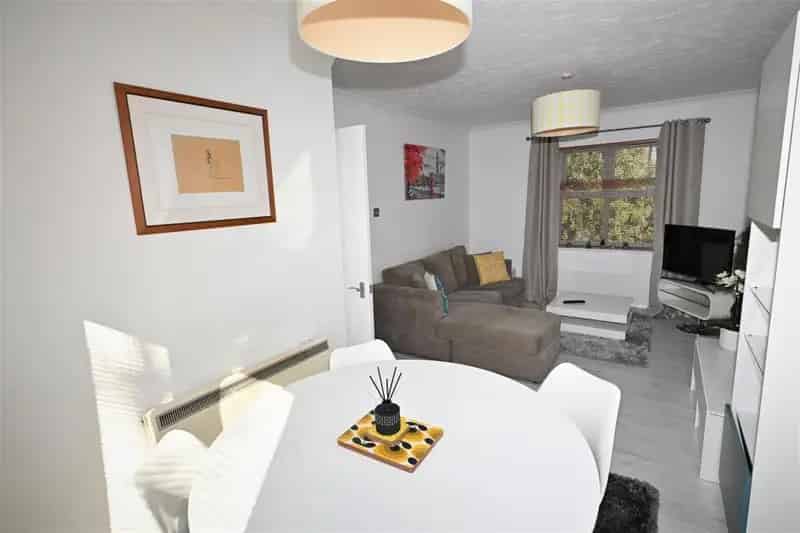 2 Bedroom Apartment for Sale Near Train Station