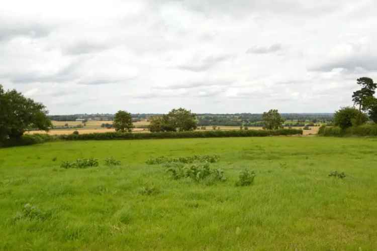 Equestrian Facility with Seven Stables and Development Potential