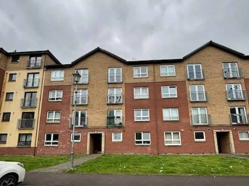 2 Bedroom Flat West End Glasgow Near Amenities and Transport