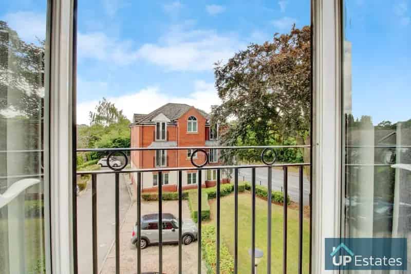 2 Bedroom Apartment House to Rent in Coventry