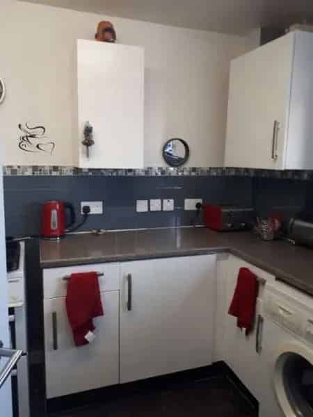 House Close to Schools and Town Centre
