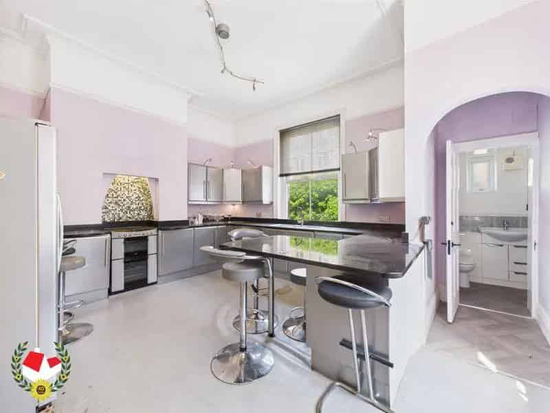 5 Bedroom Semi Detached House For Sale