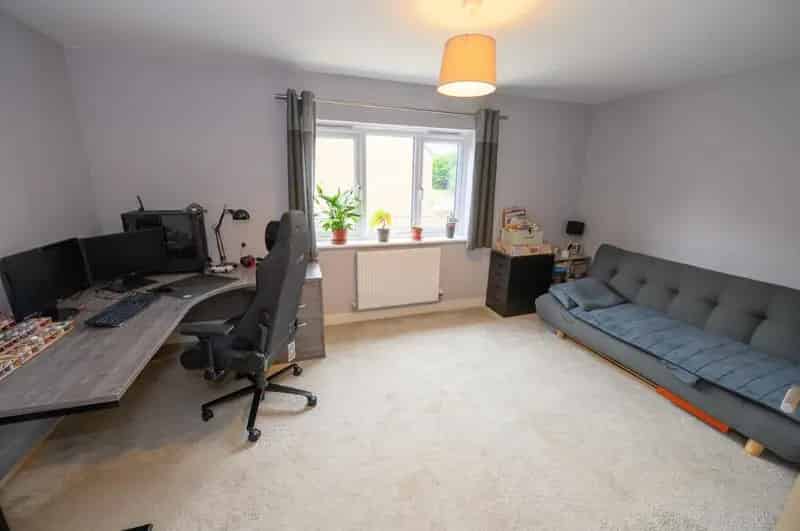 3 Bed Semi-Detached House for Sale