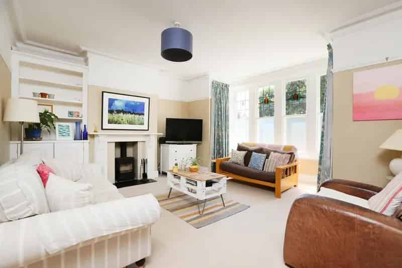 4 Bedroom Maisonette for Sale
