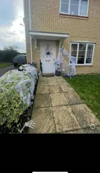 Two Bedroom House with Large Garden and Driveway Near Local Amenities