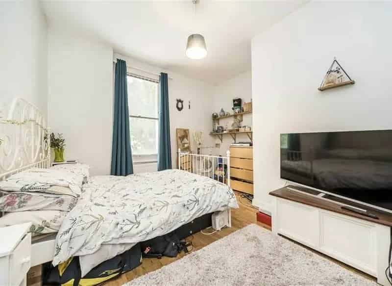 Two Double Bedroom Period Conversion Flat Near Catford Station