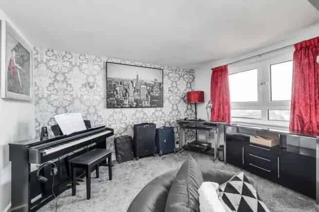 City Centre One Bedroom Apartment - Zero Deposit Available