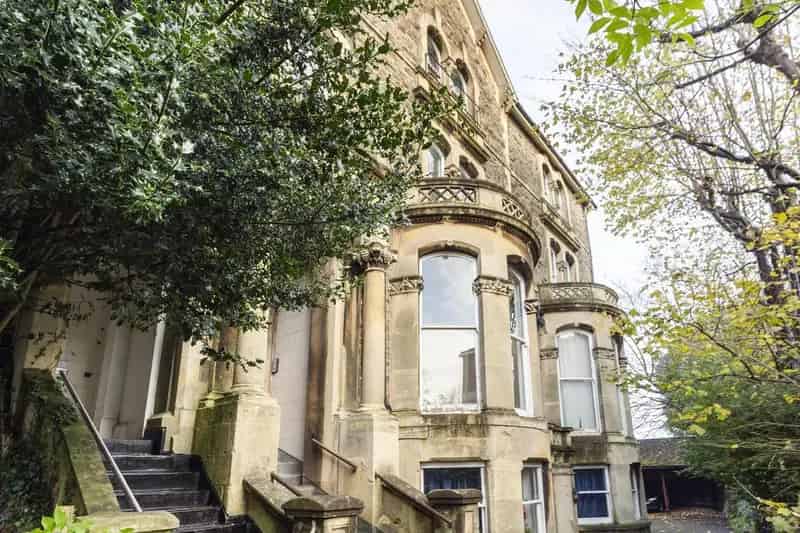 2 Bedroom Flat to Rent Near Downs