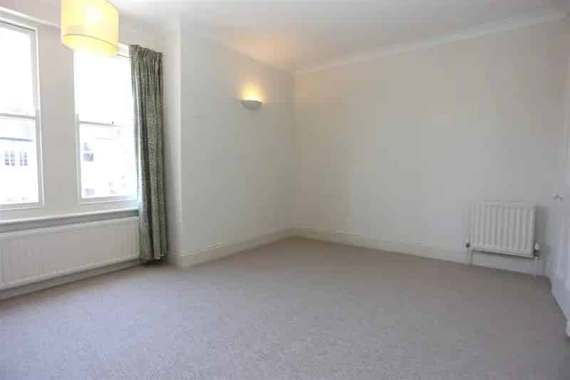 1 Bedroom Flat House to Rent Near Queens Park