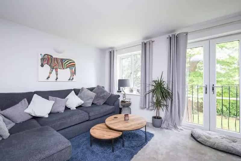 1 Bed Flat for Sale Near Horsham Station