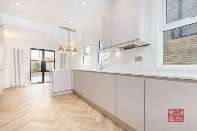 5 Bedroom Period House for Sale in London E5