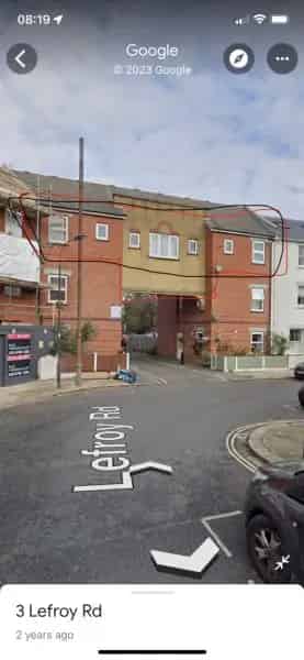 2 Bedroom Flat with Private Parking