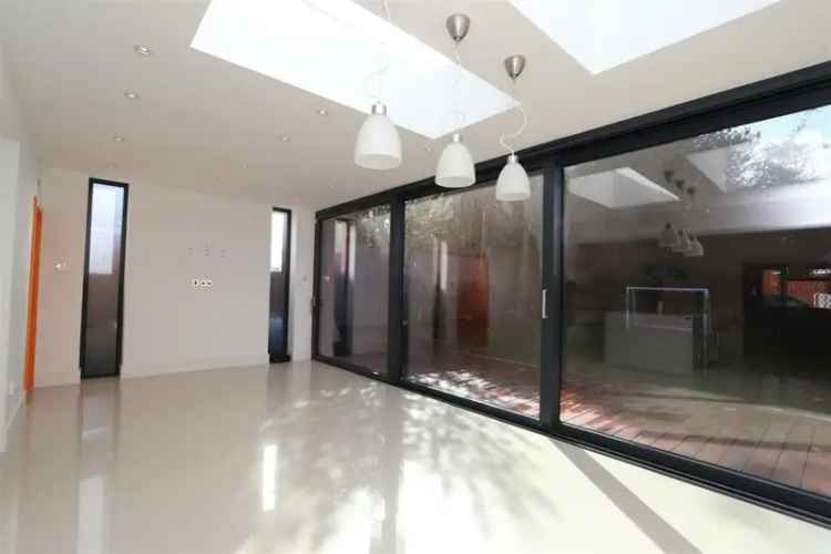 3 Bedroom Semi-Detached House Near Shenfield Station