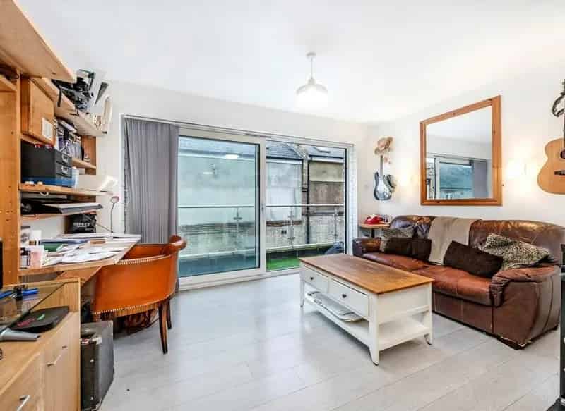 2 Bedroom Mews House Alexandra Palace Chain Free Freehold